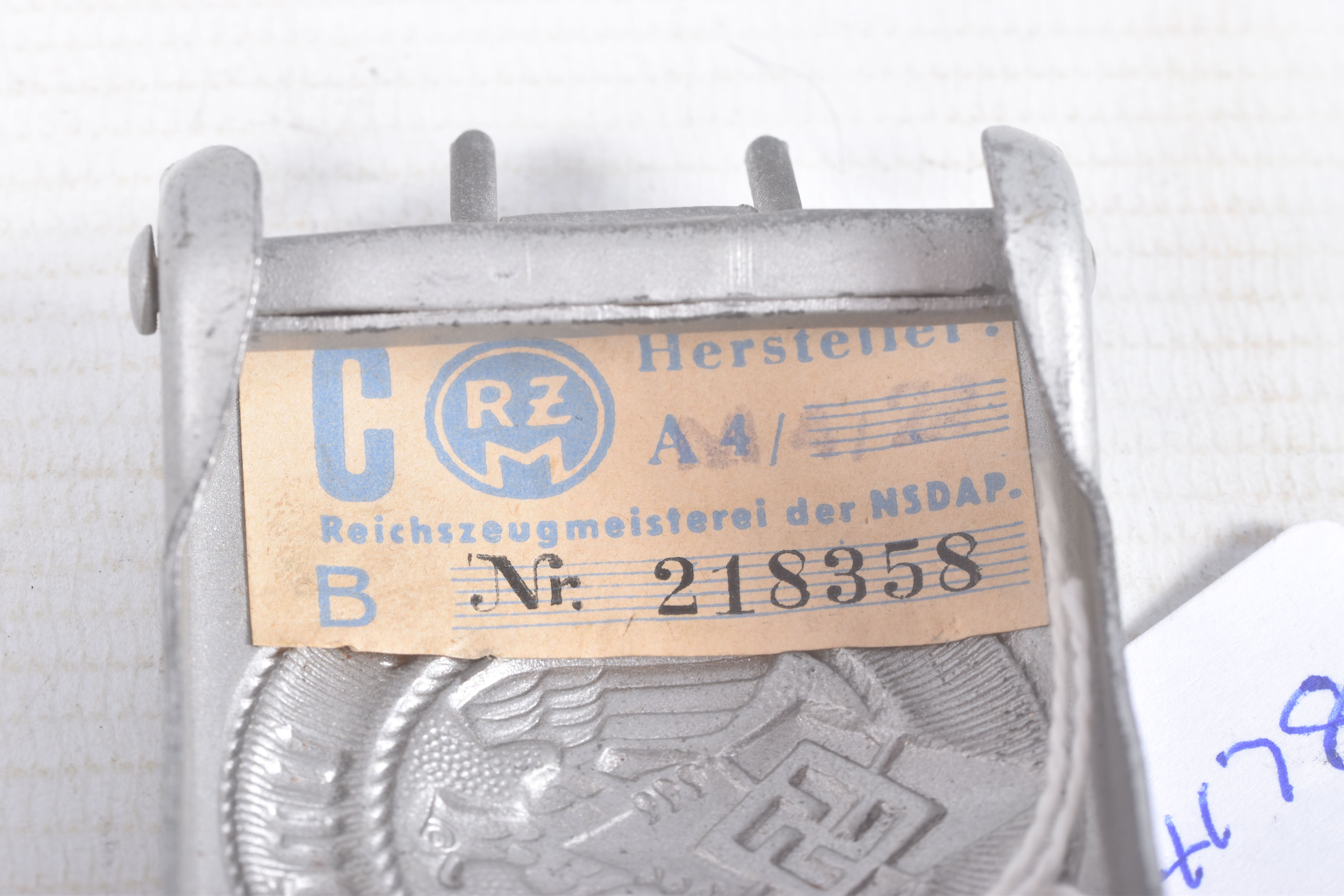 A THIRD REICH GERMAN YOUTH BELT BUCKLE, the front features a closed winged eagle - Image 4 of 8