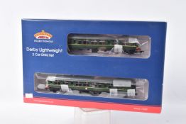 A BOXED BACHMANN OO GAUGE DERBY LIGHTWEIGHT TWO CAR D.M.U. SET, No.32-515A, B.R. Green with yellow