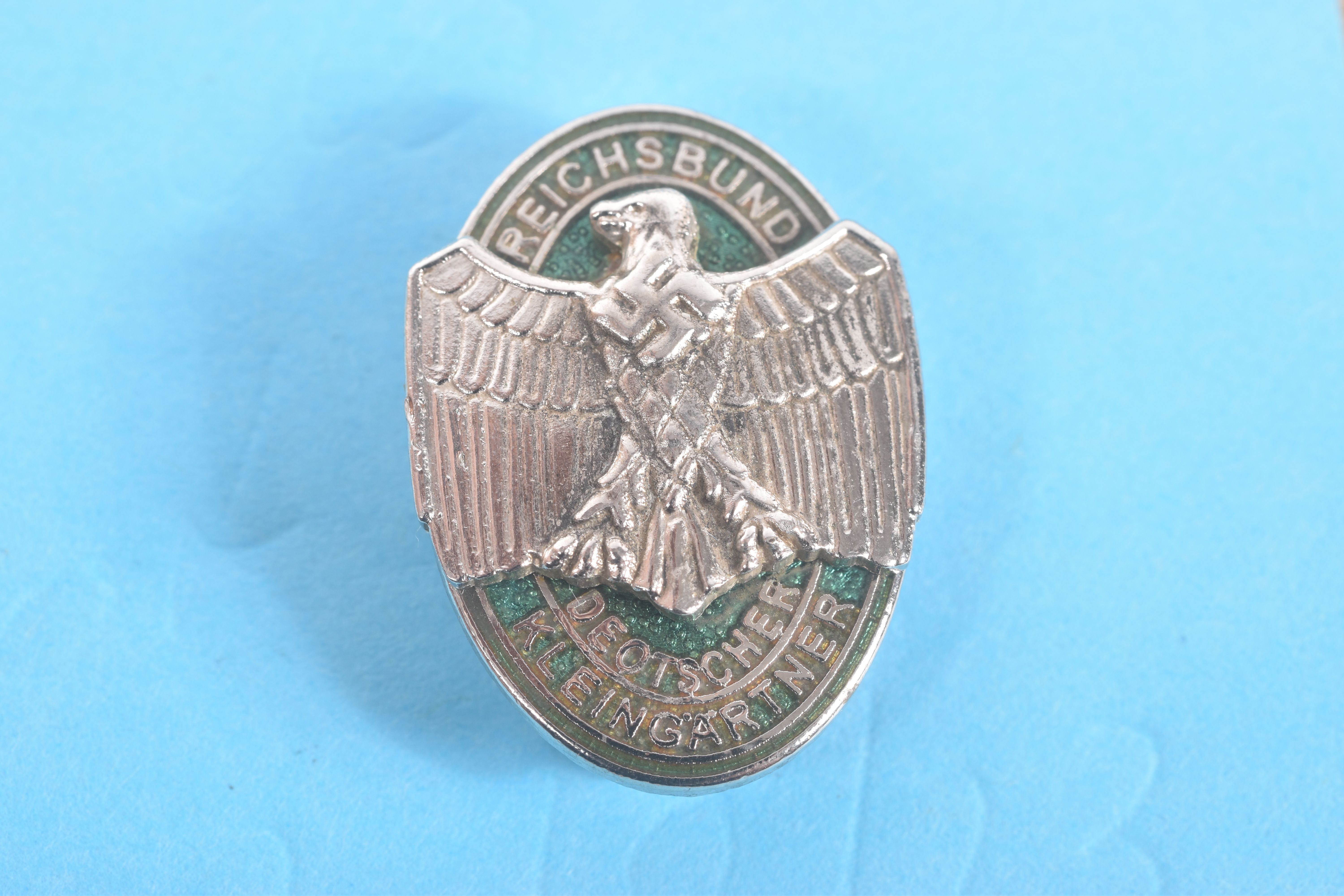 FIVE PIN BADGES, to include four German and one English silver sweetheart brooch that is dated 1911, - Image 10 of 16