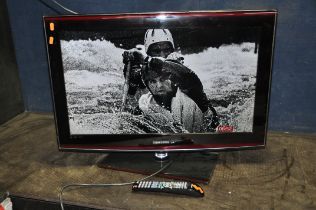 A SAMSUNG LE32B551A6W 32in TV with remote (PAT pass and working)