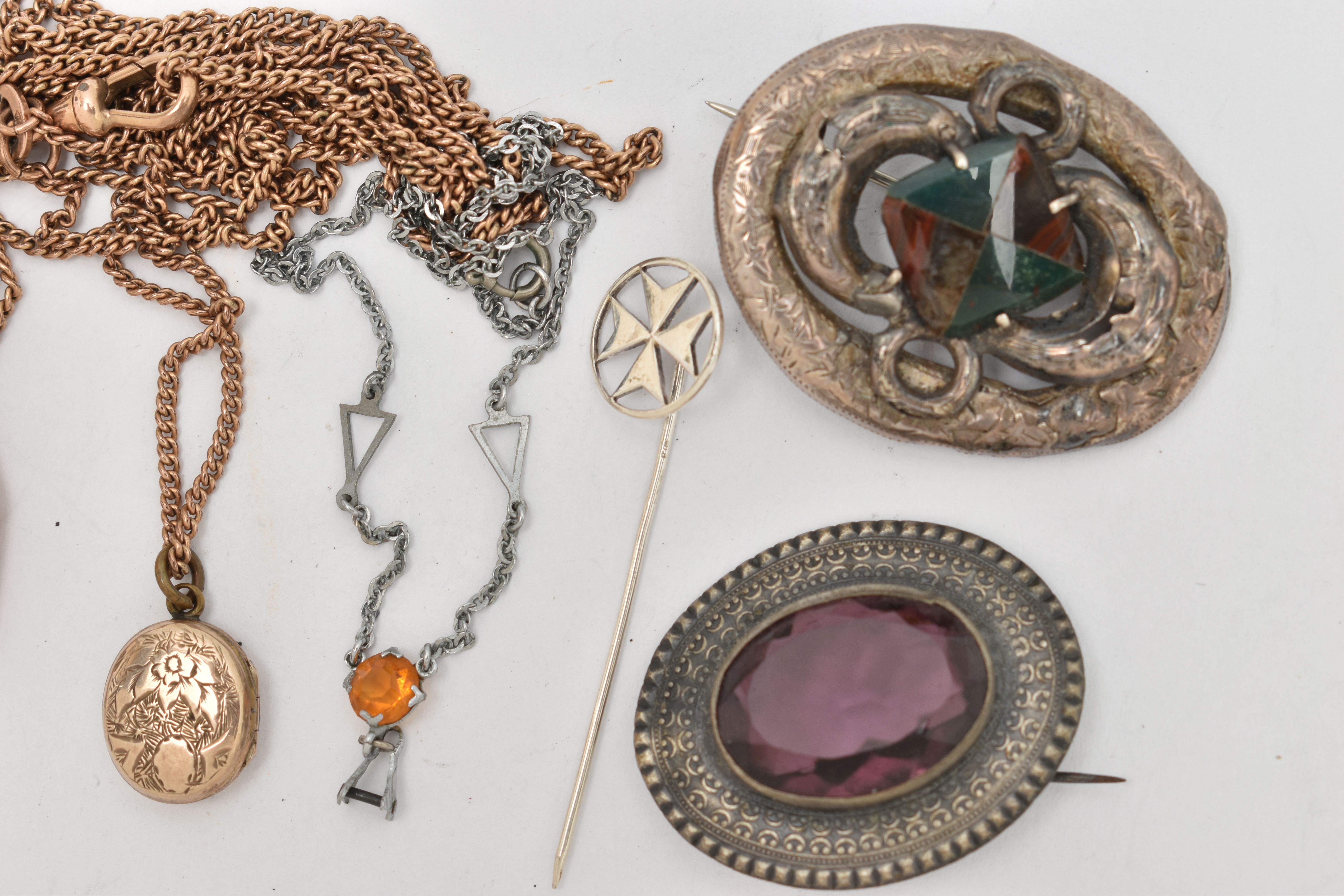 AN ASSORTMENT OF JEWELLERY, to include a white metal and agate Scottish brooch, a white metal and - Image 3 of 3