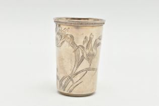 A RUSSIAN SILVER VODKA CUP, engraved decoration of flowers, marked to the underside, height 4.5cm,
