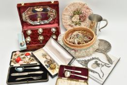 A BOX OF ASSORTED ITEMS, to include a basket of costume jewellery to include brooches, beaded