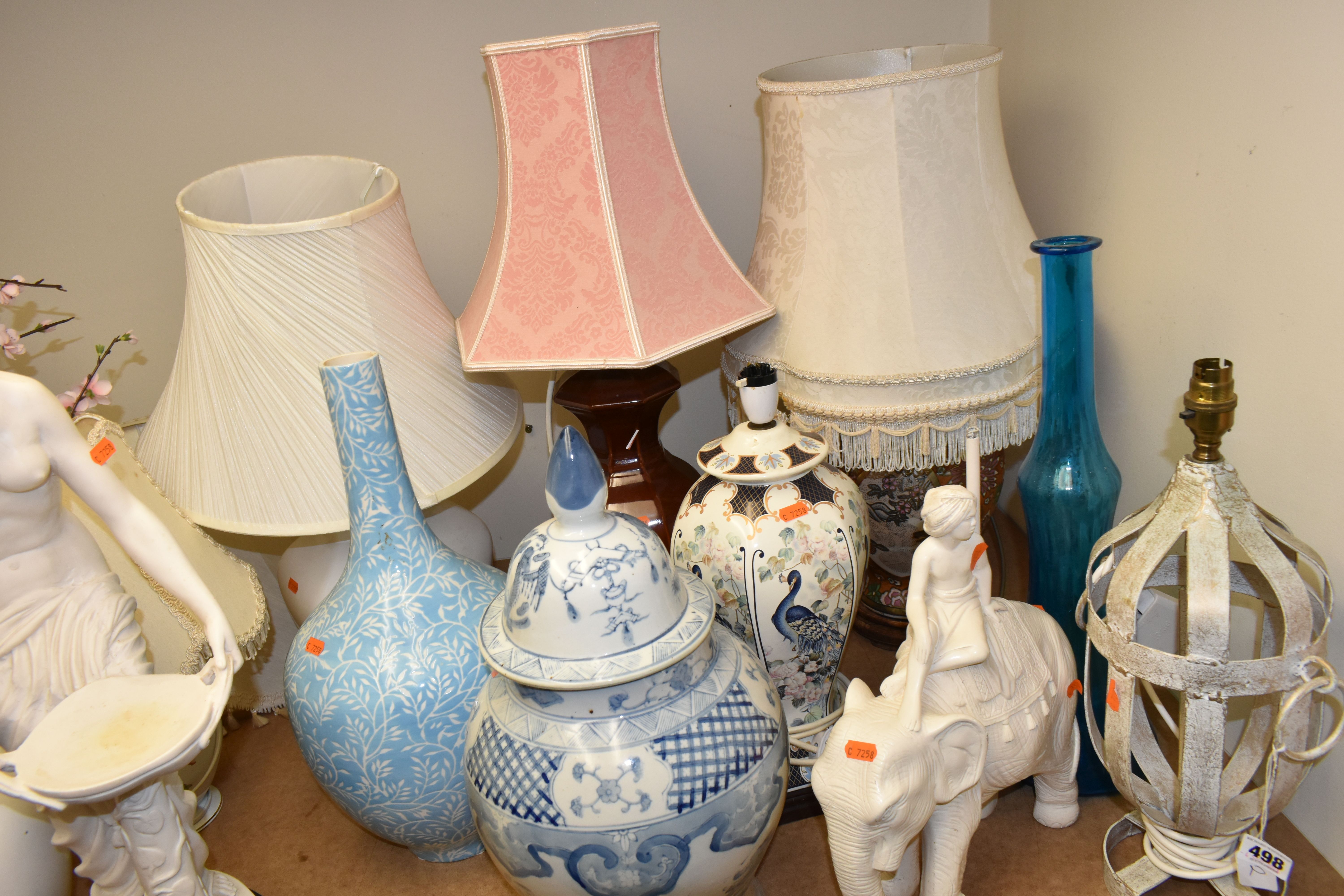 A QUANTITY OF TALL VASES, ORNAMENTS AND TABLE LAMPS, comprising seven table lamps, faux flowers, - Image 5 of 6