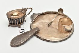 A SMALL PARCEL OF SILVER, comprising an Edwardian oval mustard with wire work frame, blue glass