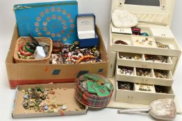 A BOX OF ASSORTED COSTUME JEWELLERY AND ITEMS, to include a multi storage cream jewellery box with