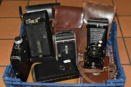 A QUANTITY OF ASSORTED VINTAGE CAMERAS, mainly Kodak vest pocket folding cameras, but also