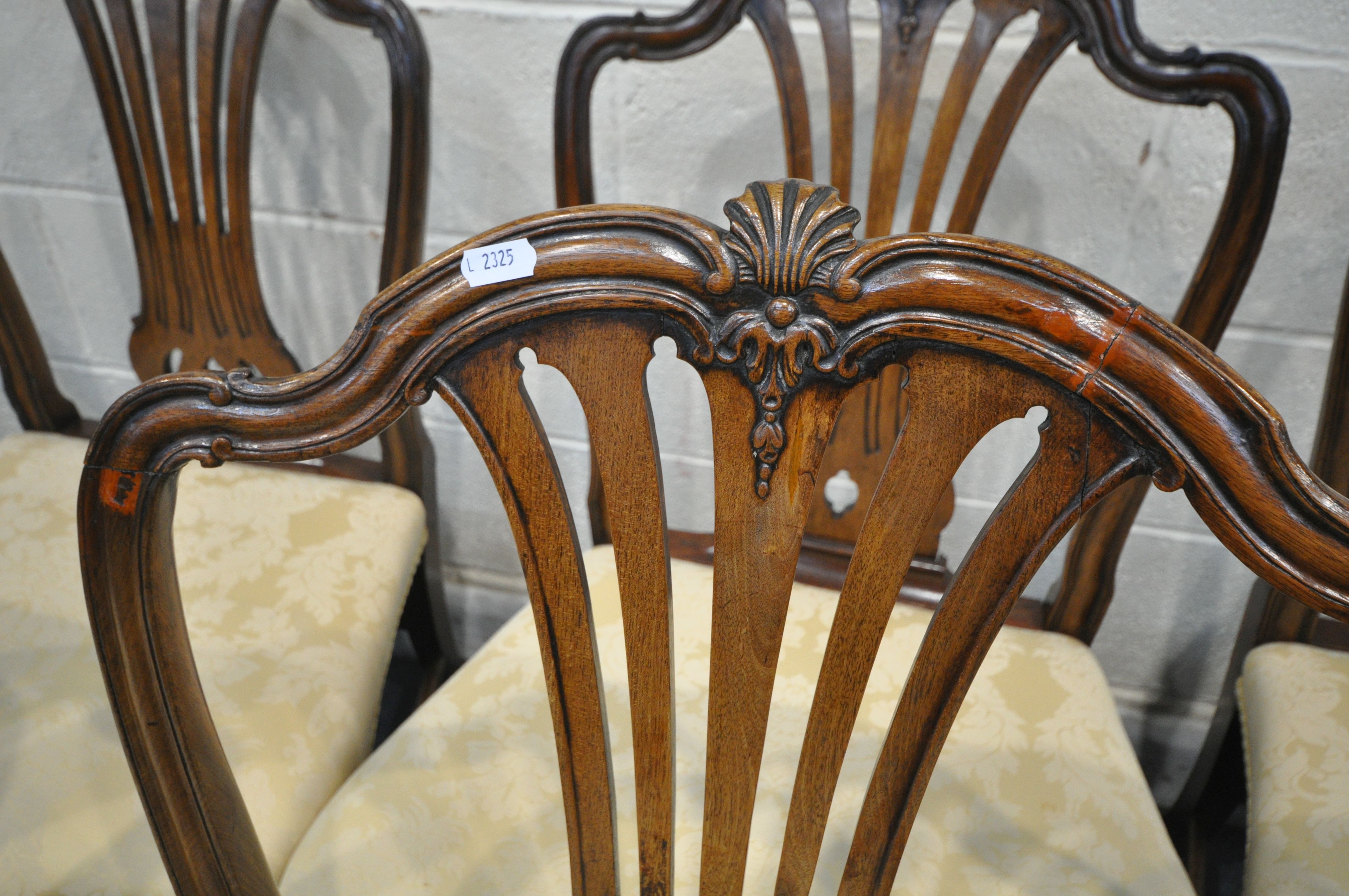A SET OF EIGHT GEORGE III MAHOGANY HEPPLEWHITE STYLE DINING CHAIRS, with a pierced splat back and - Image 5 of 6