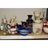 A GROUP OF LAMPS, VASES AND OTHER DECORATIVE HOMEWARES, to include two table lamps, a jardiniere and
