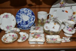 A GROUP OF ROYAL CROWN DERBY TEA AND GIFTWARES AND A HAMMERSLEY JUG, including 'The Angler' tankard,