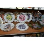 FIFTEEN COLLECTORS PLATES, of which fourteen are boxed, including seven Royal Albert The Queen