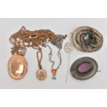 AN ASSORTMENT OF JEWELLERY, to include a white metal and agate Scottish brooch, a white metal and