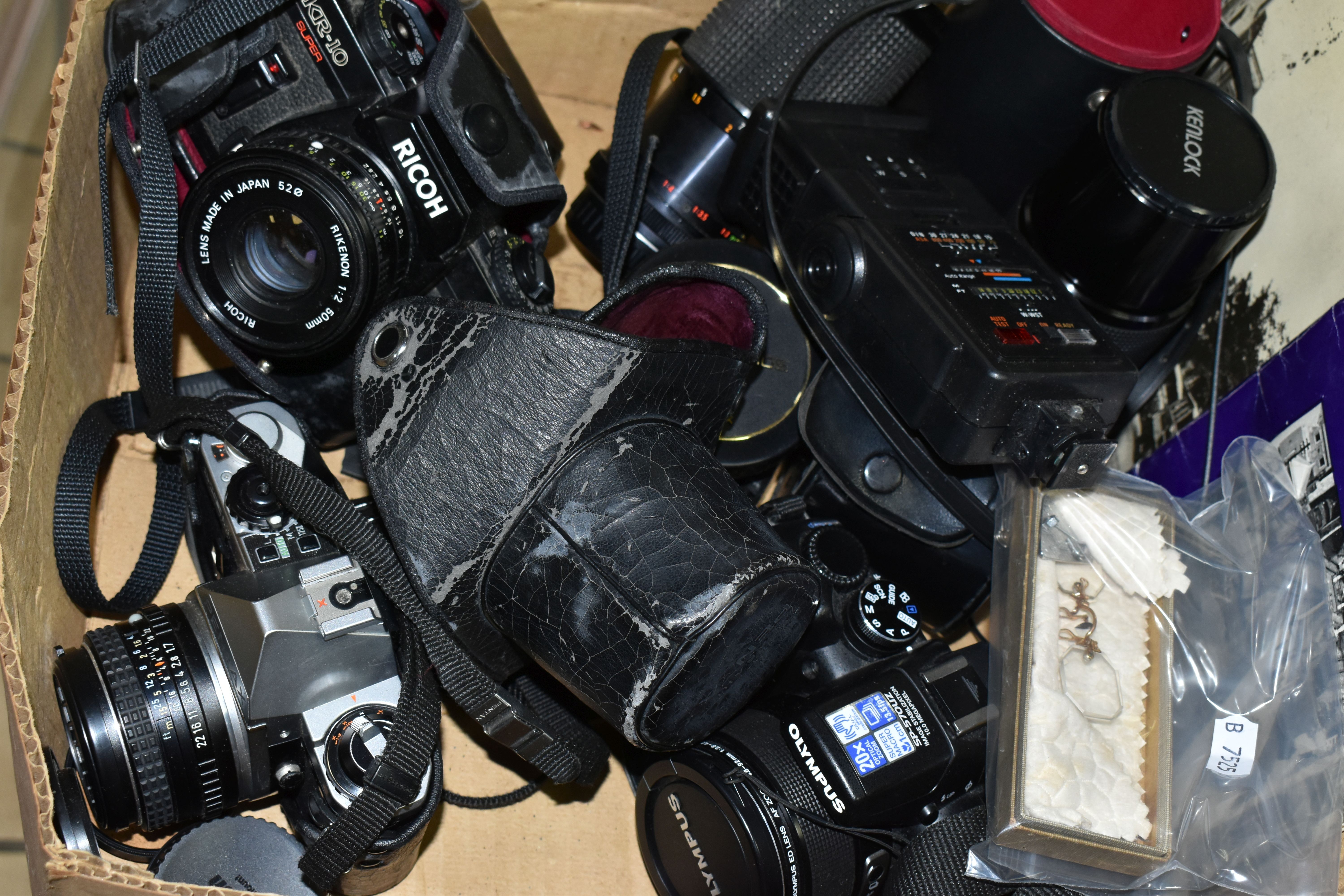 ONE BOX OF VINTAGE CAMERAS, to include a Ricoh KR-10 Super, a Pentax ME Super, an Olympus SP-570UZ - Image 3 of 3