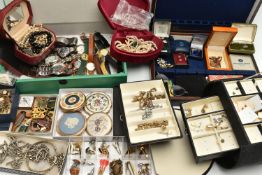A BOX OF ASSORTED COSTUME JEWELLERY AND BOXES, to include a wooden canteen box containing costume