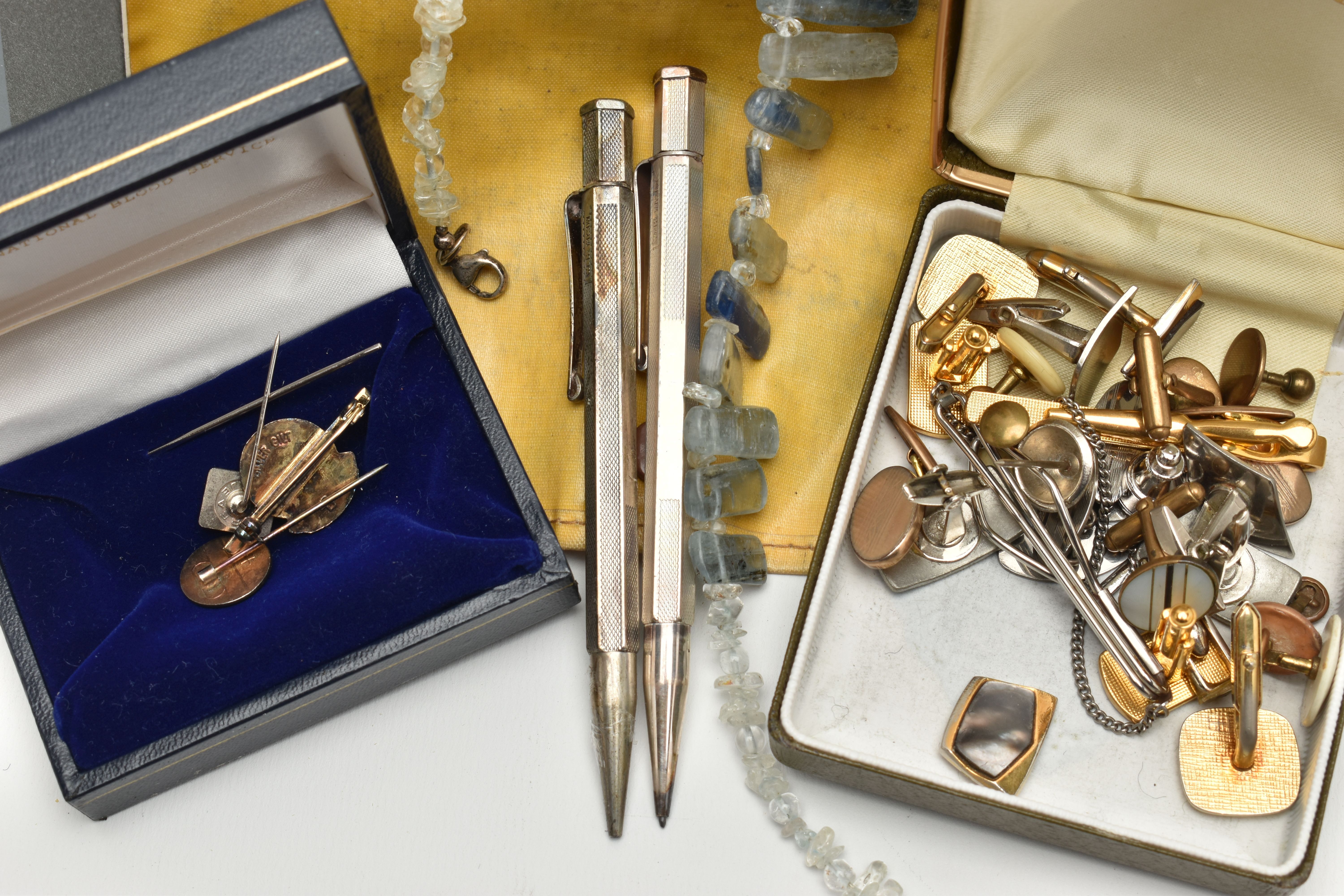 A TRAVEL CASE WITH ITEMS, to include two silver 'Walker & Hall' propelling pencils, each - Image 2 of 3