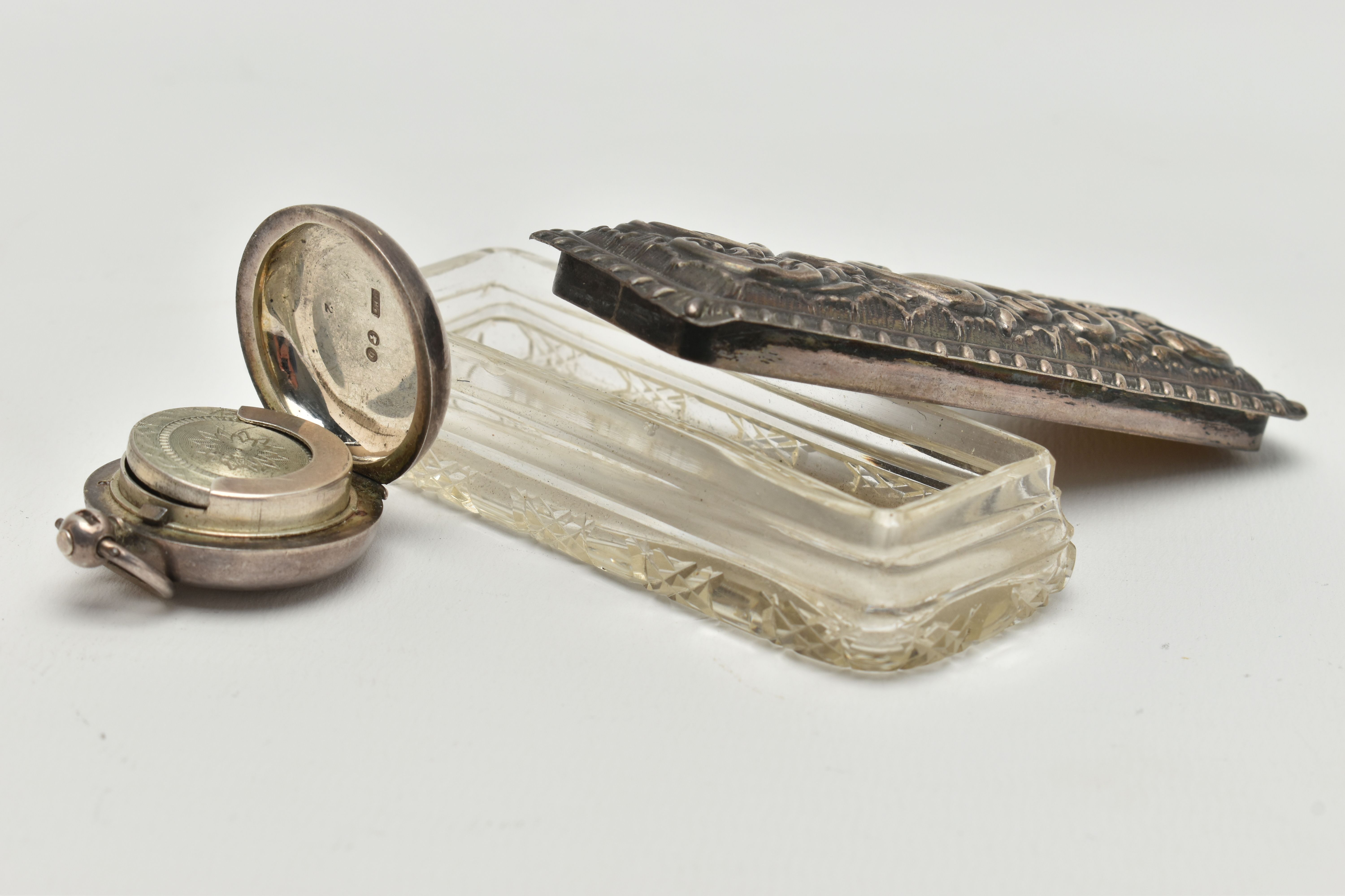A SILVER SOVEREIGN CASE AND A SILVER LIDDED JAR, polished Victorian sovereign case hallmarked, - Image 4 of 4