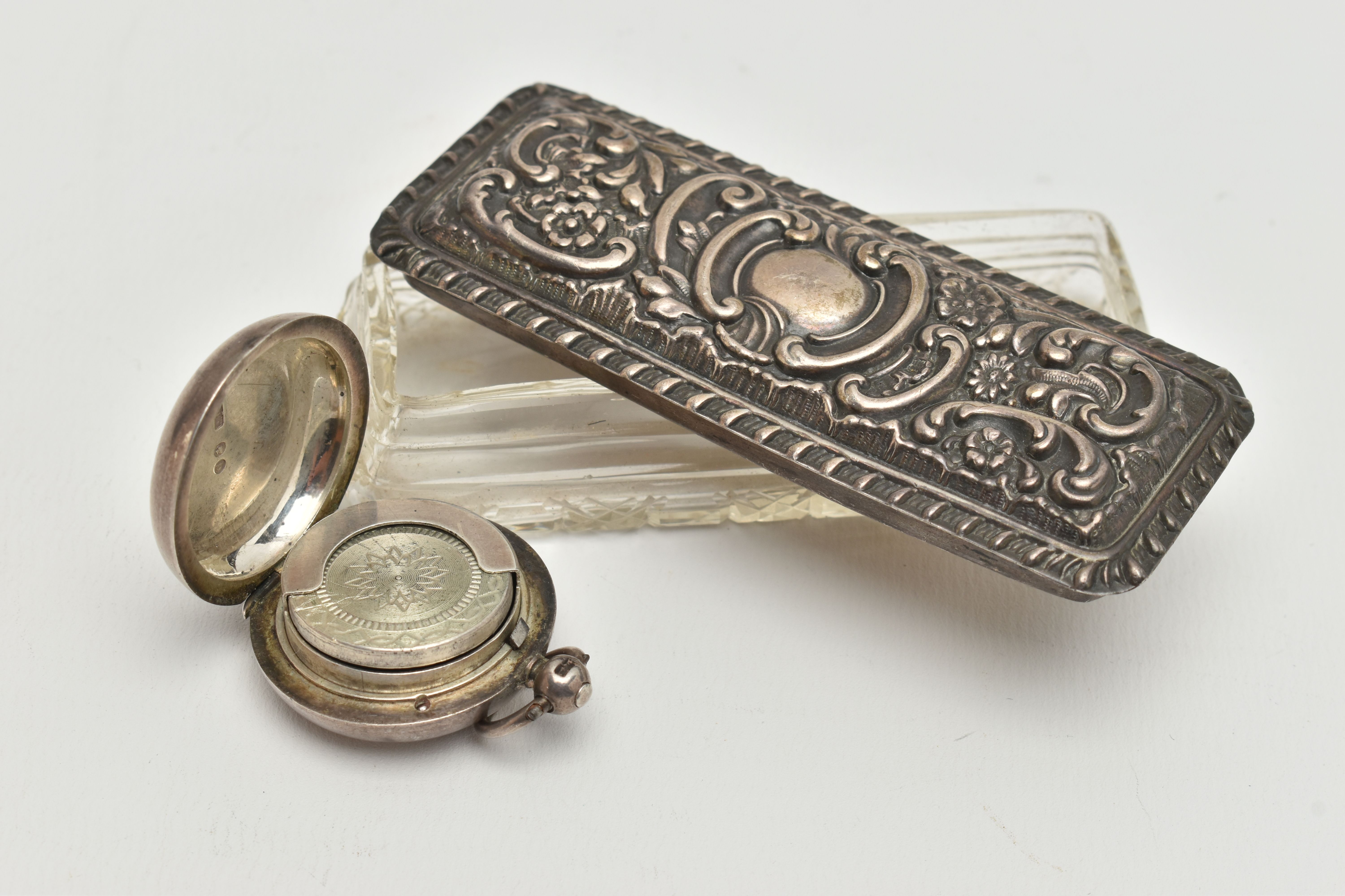 A SILVER SOVEREIGN CASE AND A SILVER LIDDED JAR, polished Victorian sovereign case hallmarked,