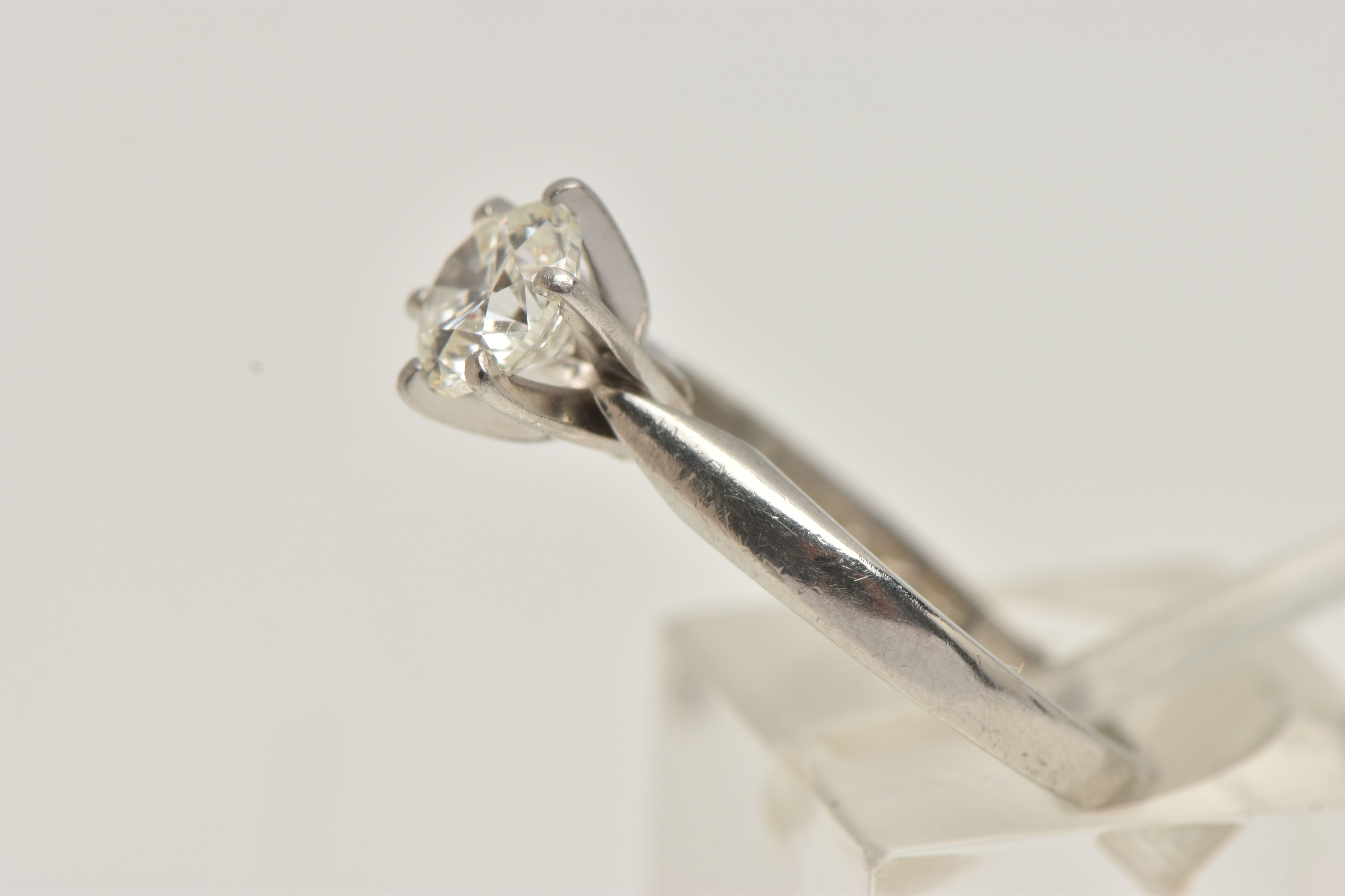 A SINGLE STONE DIAMOND RING, round brilliant cut diamond, six prong set in a platinum mount, diamond - Image 2 of 4