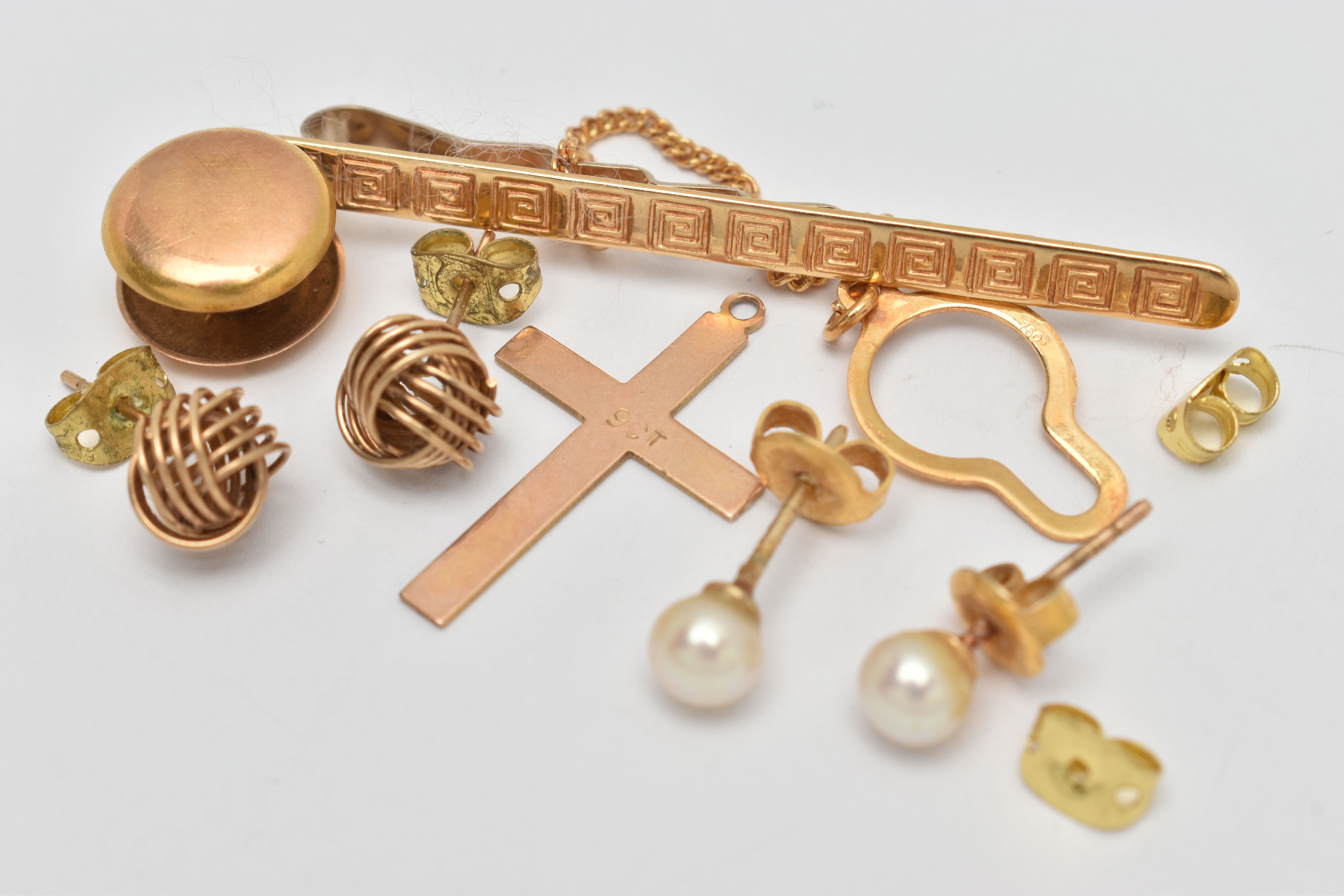 ASSORTED JEWELLERY, to include a yellow metal cross pendant, stamped 9ct, a pair of cultured pearl - Image 3 of 3