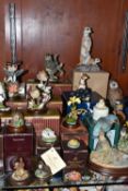A COLLECTION OF BOXED 'COUNTRY ARTISTS' AND BORDER FINE ARTS BIRD AND ANIMAL FIGURINES, TOGETHER