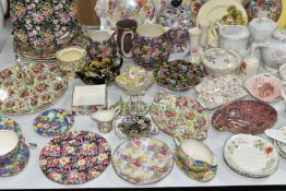 A COLLECTION OF ROYAL WINTON TEA AND GIFT WARES, approximately forty pieces, to include an