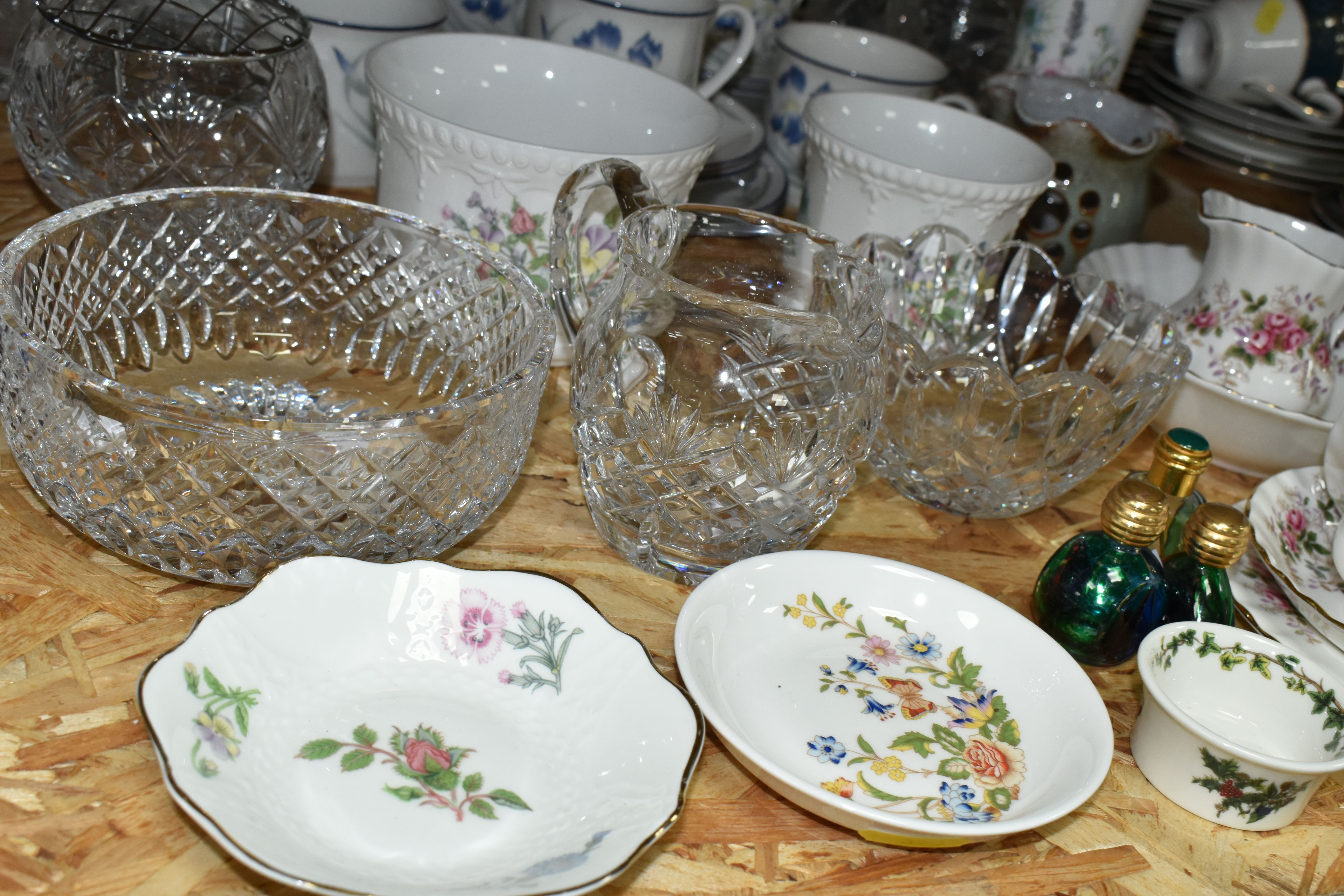 A GROUP OF CERAMICS AND GLASS WARES, to include a Royal Albert Lavender Rose trio, cream jug and - Image 3 of 6