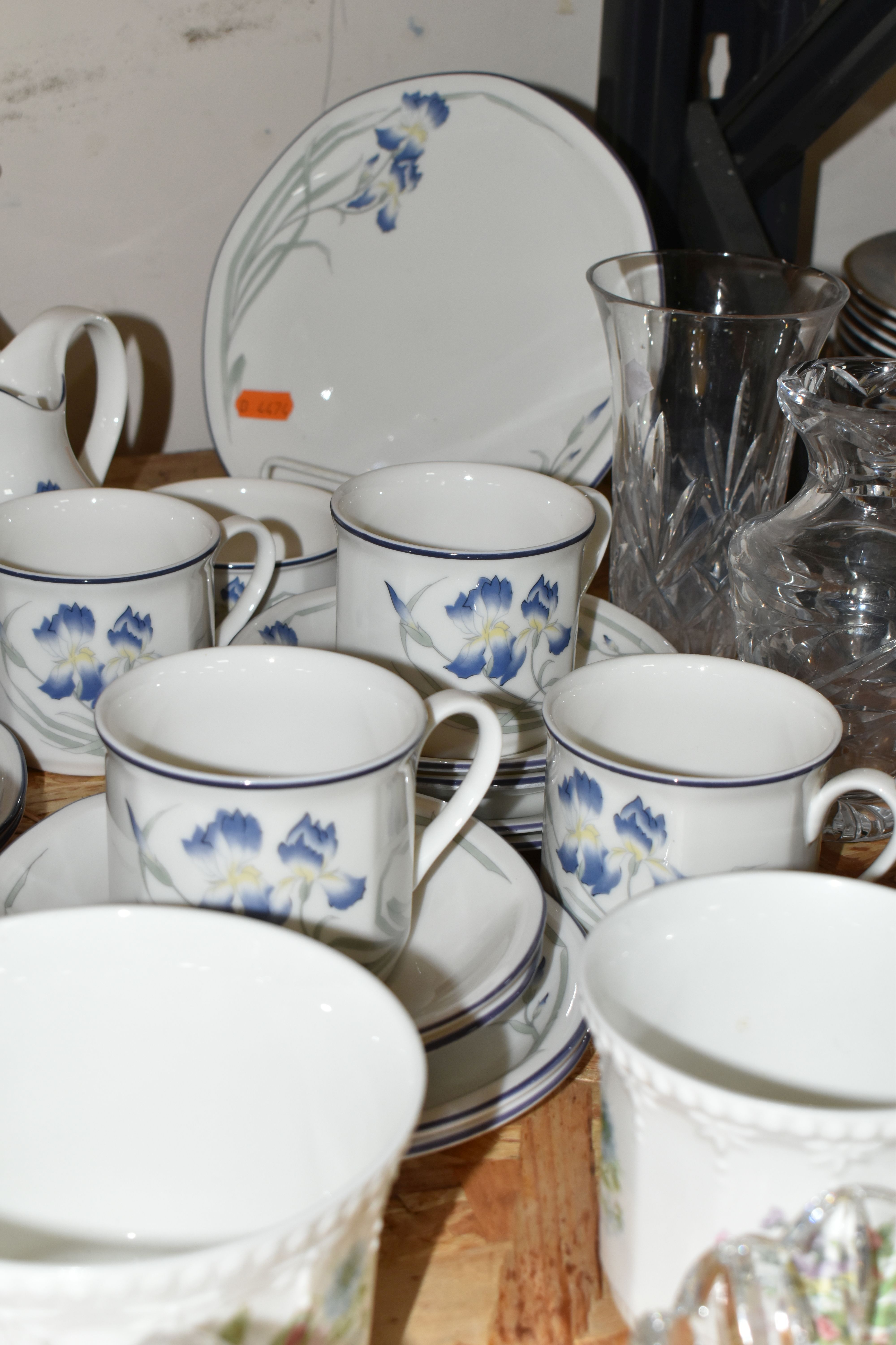 A GROUP OF CERAMICS AND GLASS WARES, to include a Royal Albert Lavender Rose trio, cream jug and - Image 5 of 6