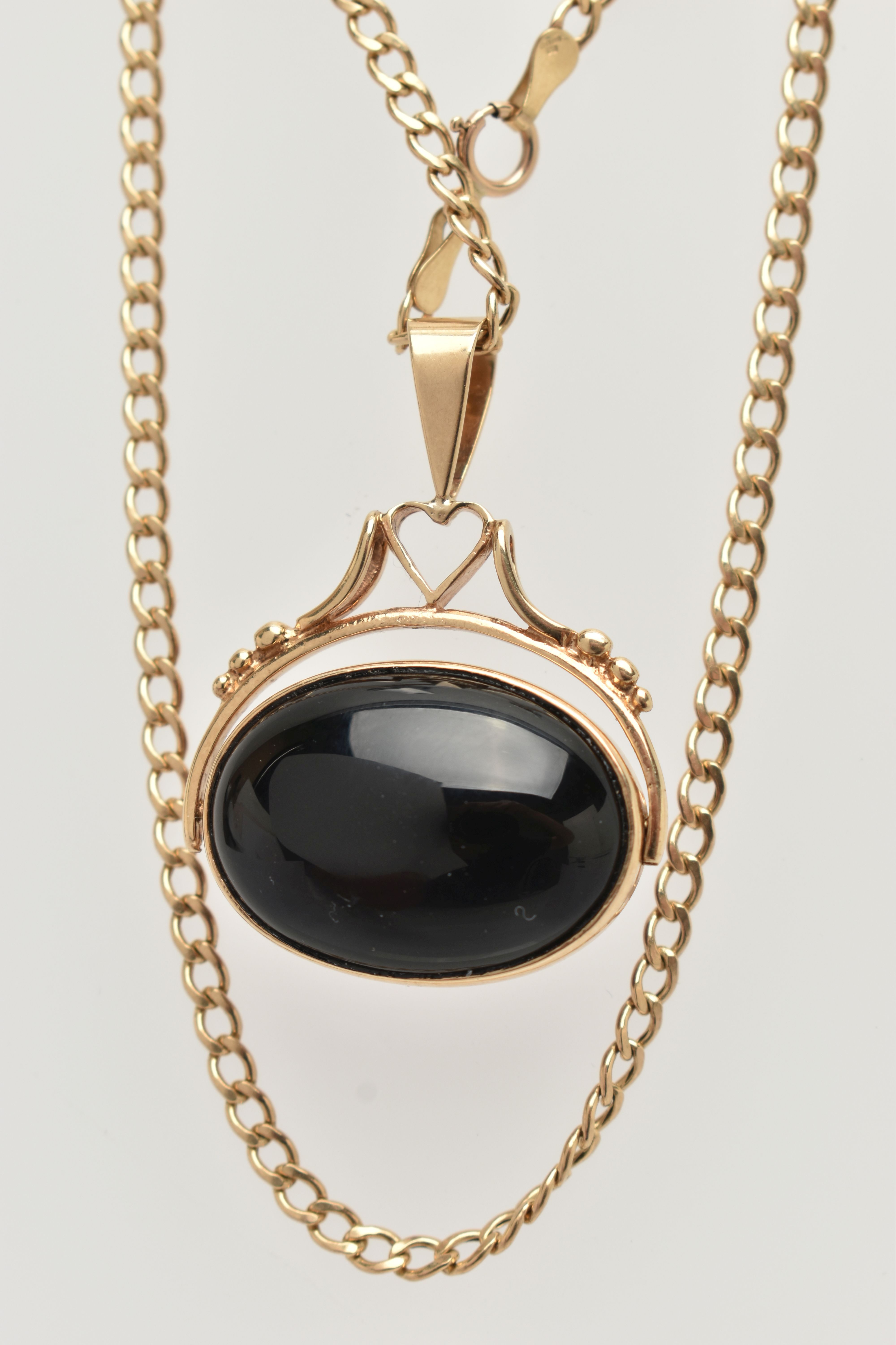 A SWIVEL FOB AND CHAIN, the fob designed as an oval agate cabochon and onyx cabochon, to the grip - Image 3 of 4