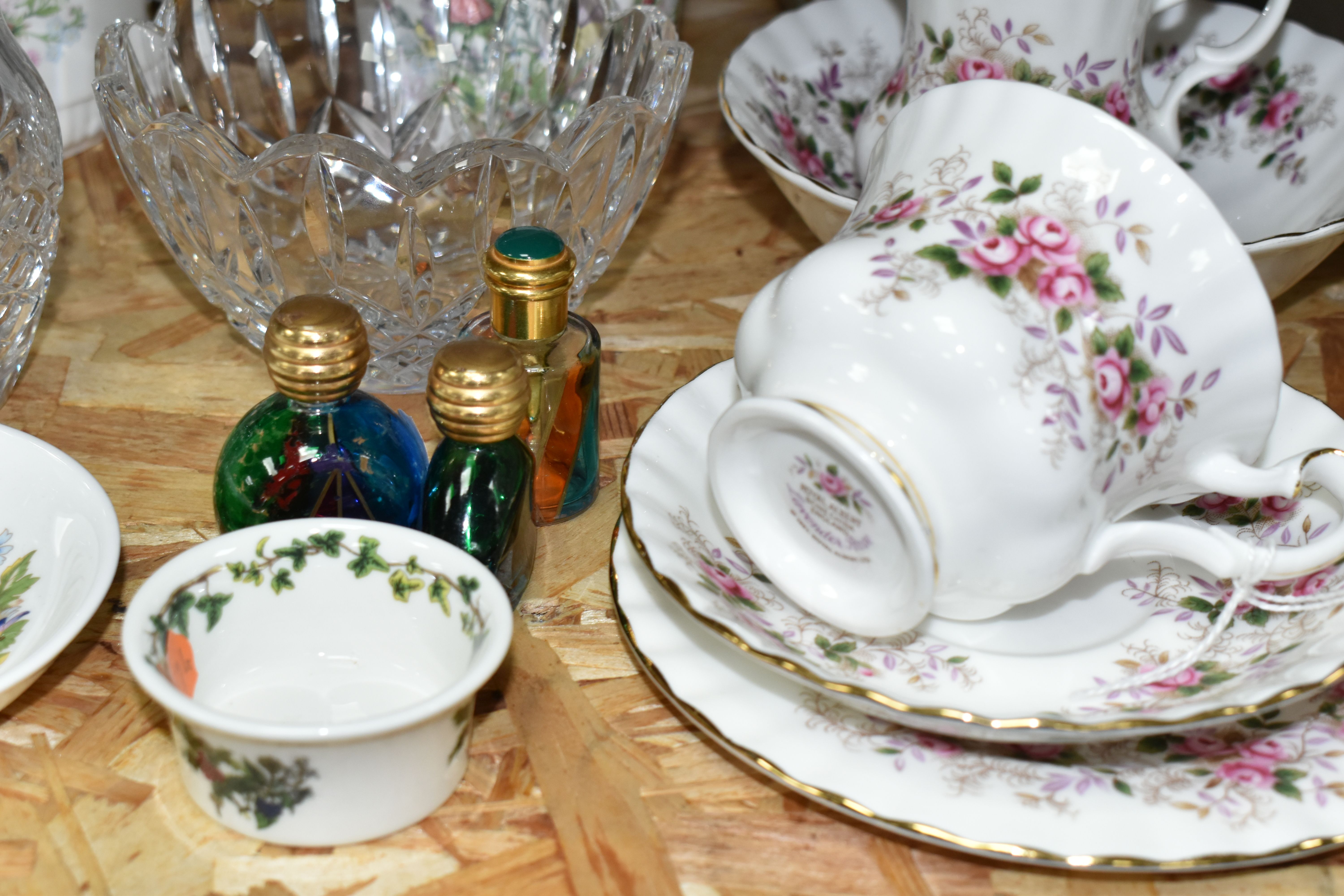 A GROUP OF CERAMICS AND GLASS WARES, to include a Royal Albert Lavender Rose trio, cream jug and - Image 2 of 6