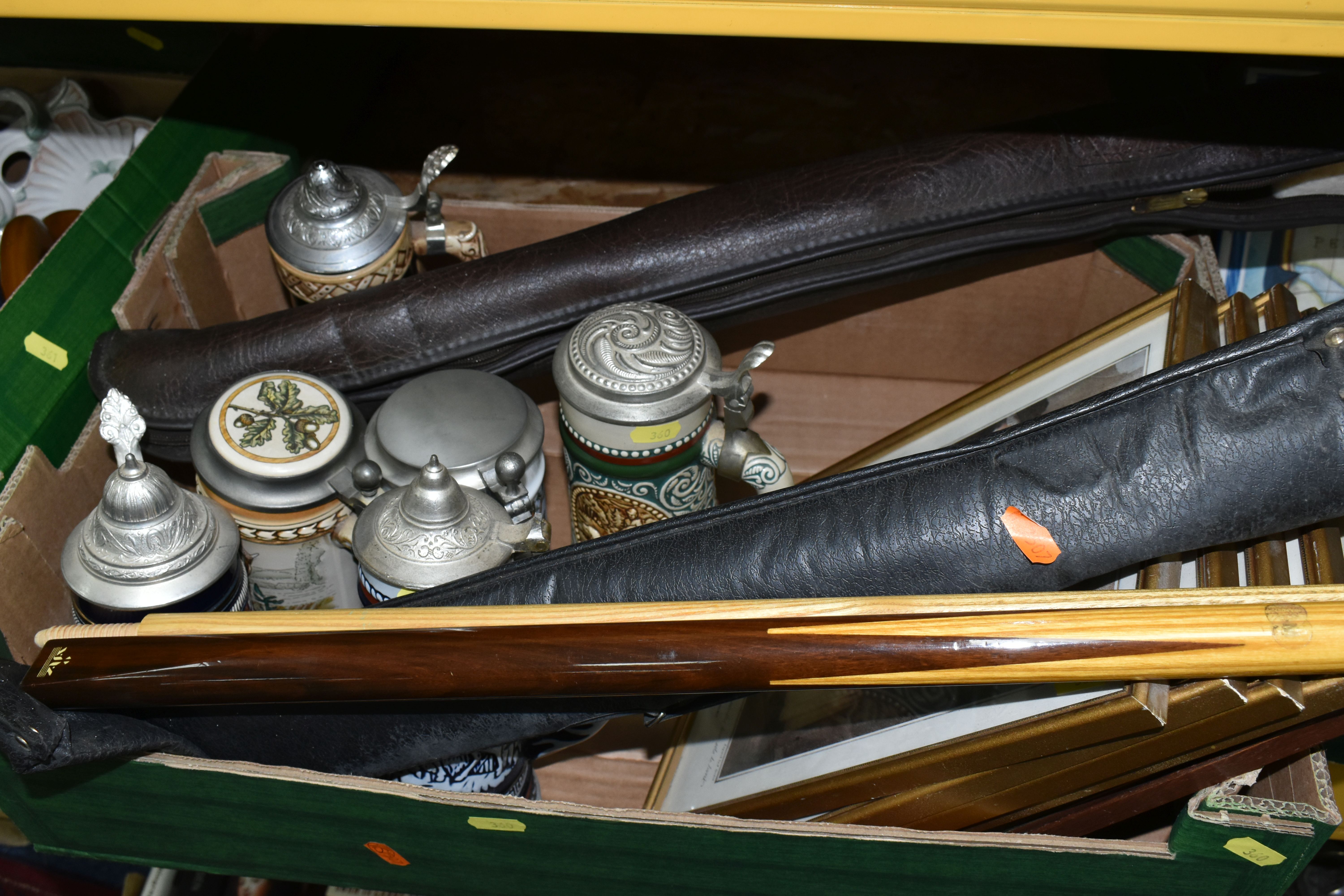 TWO BOXES OF VINTAGE CAMERAS, BEER STEINS AND TWO SNOOKER CUES, to include a Zenit EM camera made in - Image 4 of 7