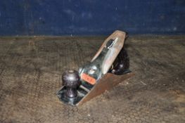 A STANLEY No 4 1/2 WOOD PLANE (Condition: some surface rust but nothing to impede use)