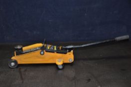 A HALFORDS TWO TONNE HYDROLIC TROLLEY JACK, with handle (condition: mechanism working, handle