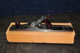 A BOXED STANLEY No7 JOINTING PLANE 22in long (Condition: is excellent looks almost unused)