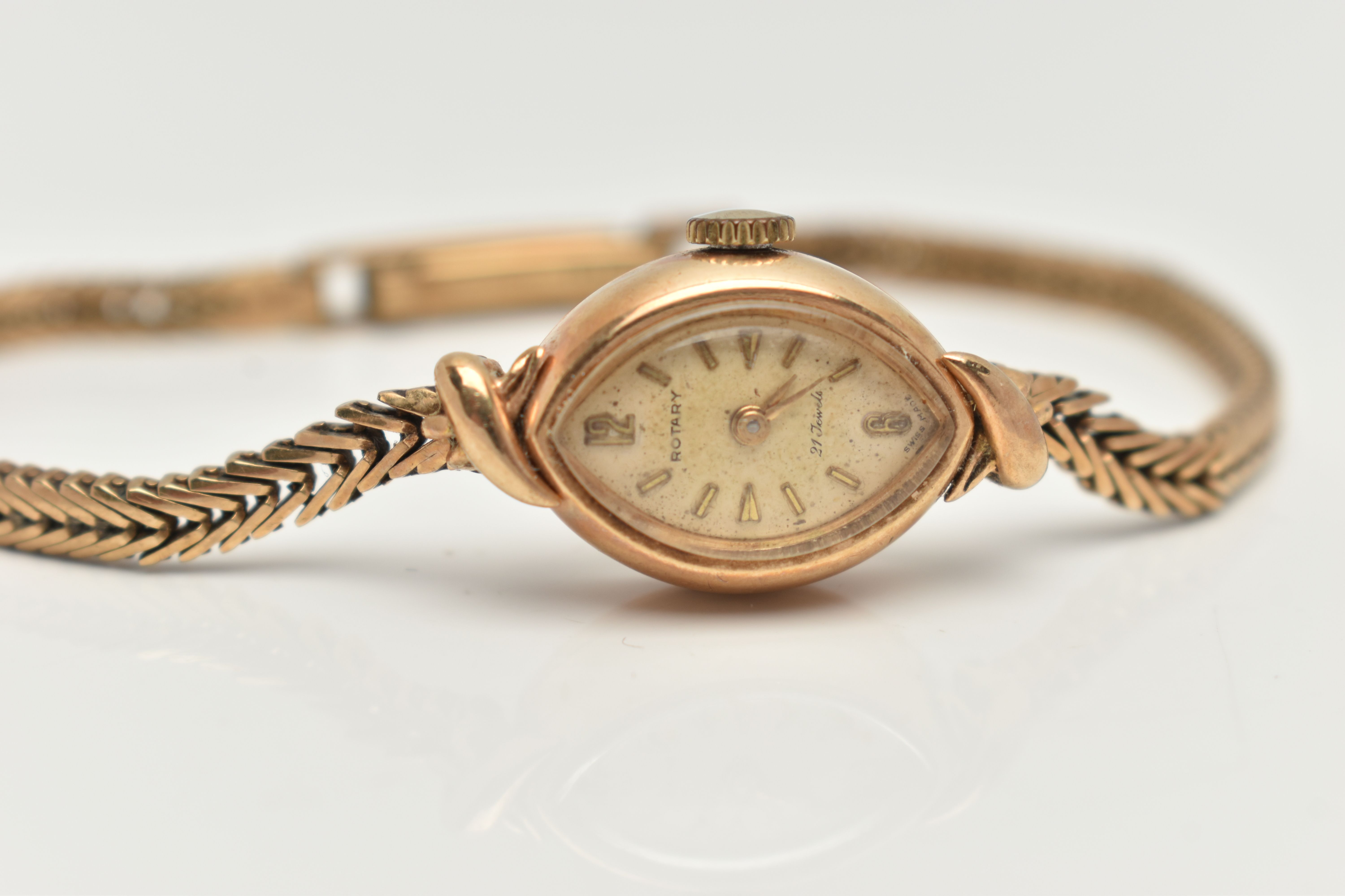 TWO LADIES WRISTWATCHES, the first a 9ct lady Tissot, fitted with a 9ct gold bracelet, hallmarked - Image 5 of 5