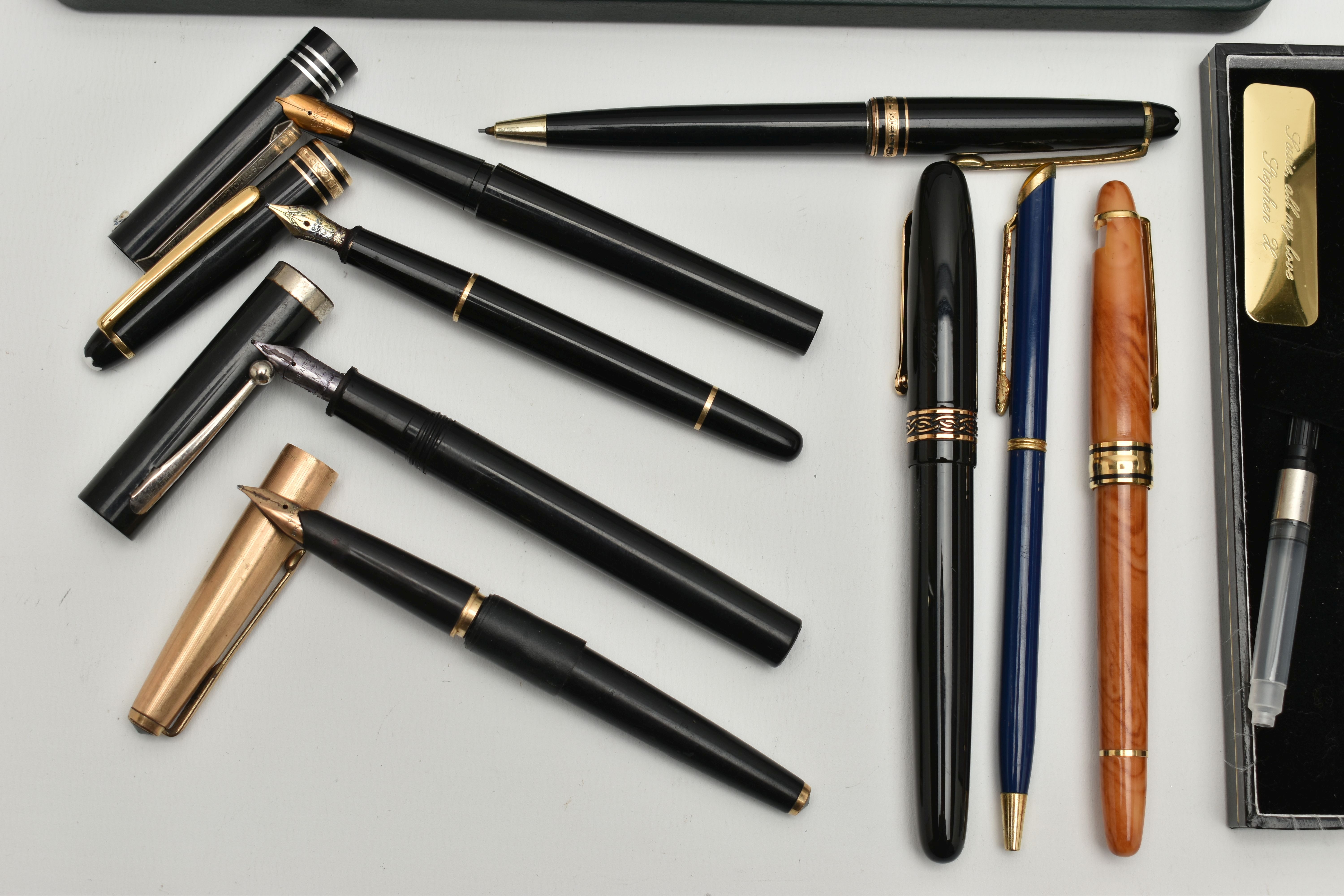 A SELECTION OF PENS, to include a 'Montblanc Meisterstuck' fountain pen fitted with a 14k nib,