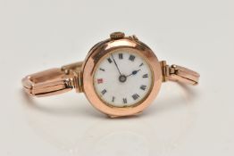AN EARLY 20TH CENTURY 9CT GOLD LADYS WRISTWATCH, hand wound movement, round dial, Roman numerals,