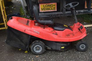 A RED MOUNTFIELD 725M RIDE ON LAWN MOWER, with electric start (condition report: untested due to