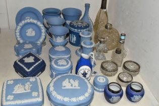 A GROUP OF WEDGWOOD JASPERWARE, SILVER RIMMED BOTTLES AND A NINETEENTH CENTURY 'TRUSTY SERVANT' JUG,
