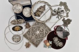 ASSORTED ITEMS, to include two late Victorian silver circular buttons hallmarked 'Isaac Manheim'