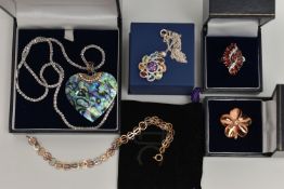 A 9CT GOLD BRACELET AND OTHER JEWELLERY ITEMS, a tri colour fancy link bracelet, fitted with a