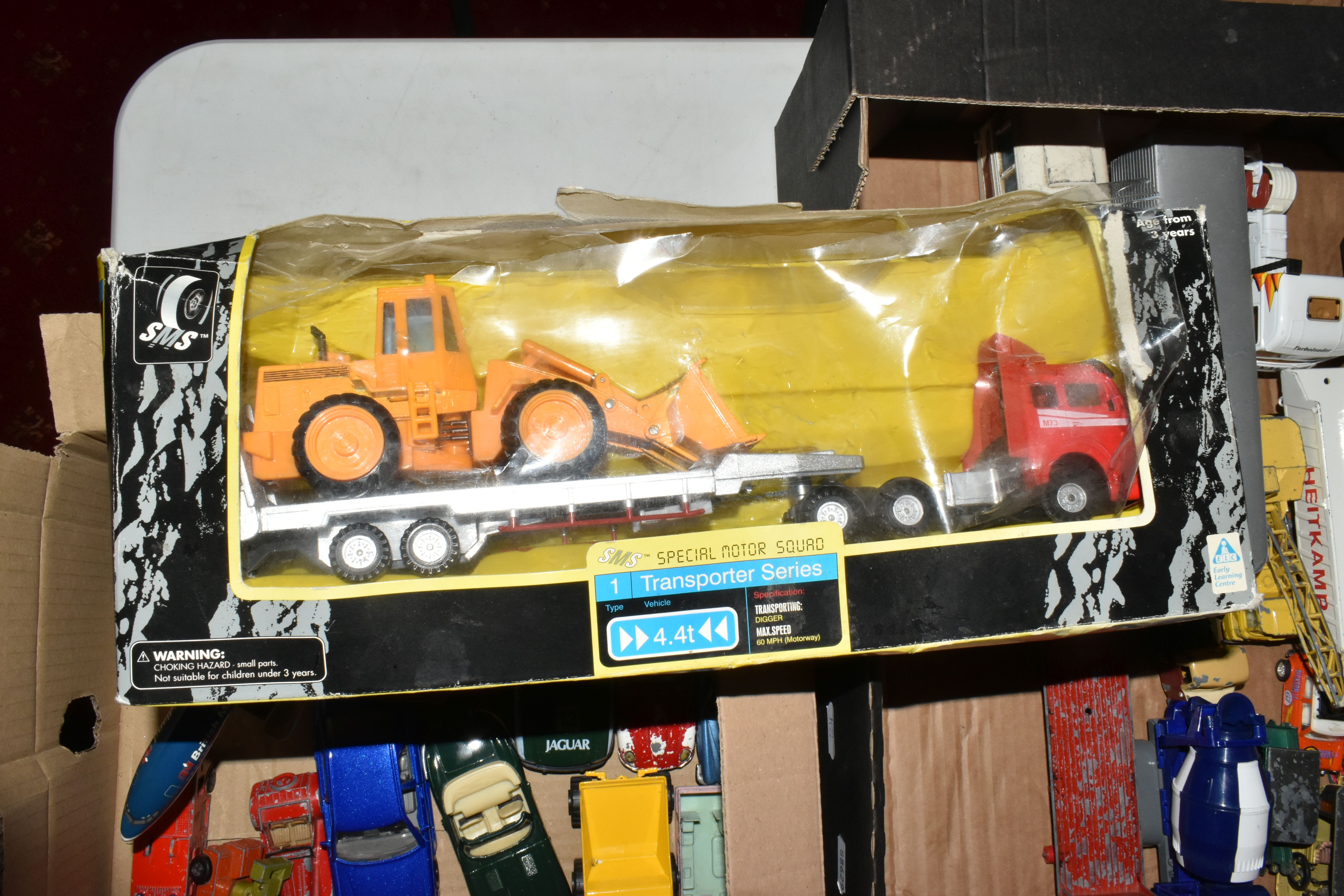 A QUANTITY OF UNBOXED AND ASSORTED PLAYWORN DIECAST AND PLASTIC VEHICLES, to include Corgi Toys - Image 6 of 6