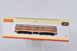 A BOXED HORNBY OO GAUGE MODEL RAILWAY LOCOMOTIVE, Class 31, BR A-I-A A-I-A, 'Golden Ochre No. D5579,