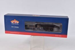 A BACHMANN BRANCHLINE BOXED MODEL RAILWAYS OO Gauge N Class 32-154A BR Black Late Crest (Weathered),