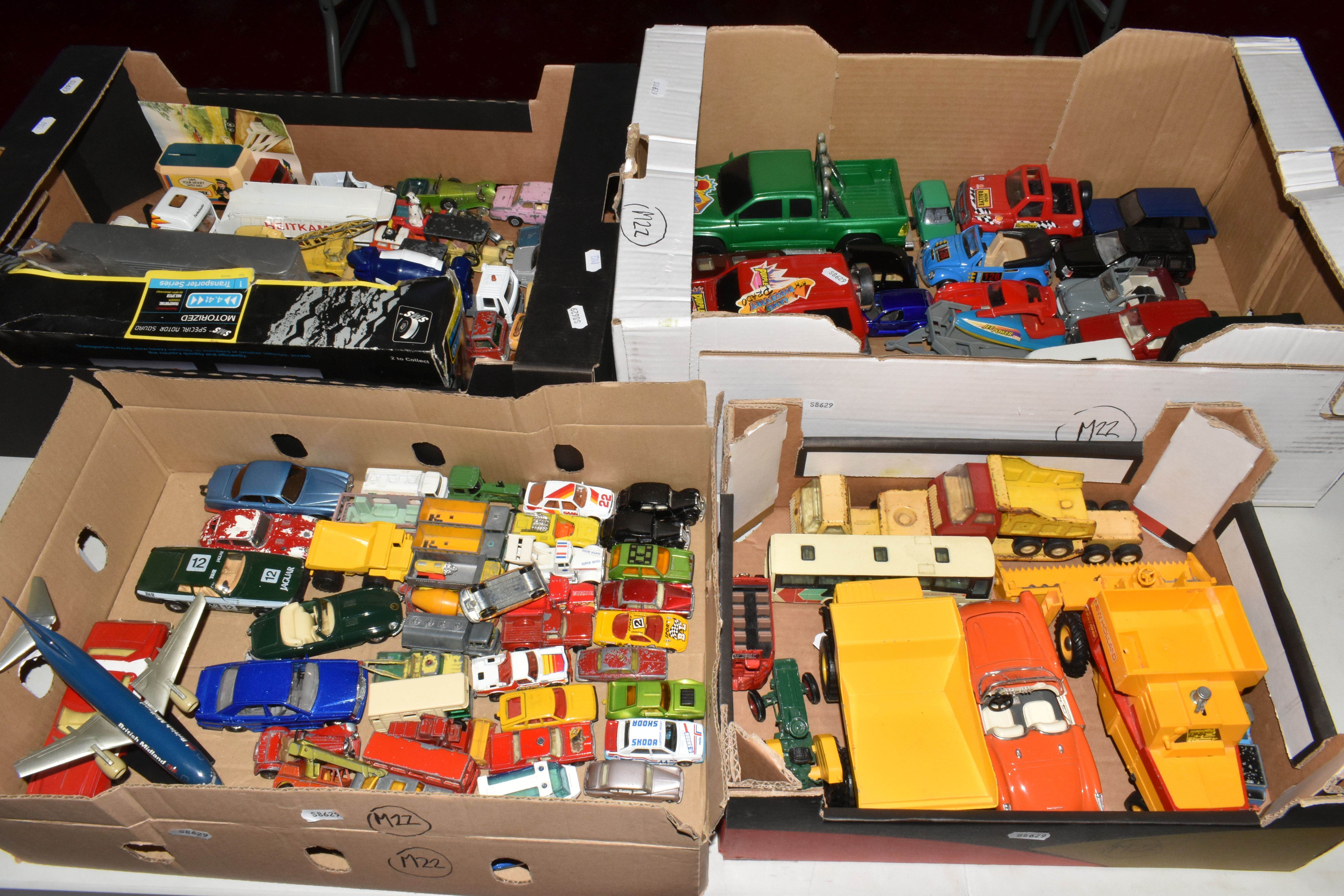 A QUANTITY OF UNBOXED AND ASSORTED PLAYWORN DIECAST AND PLASTIC VEHICLES, to include Corgi Toys