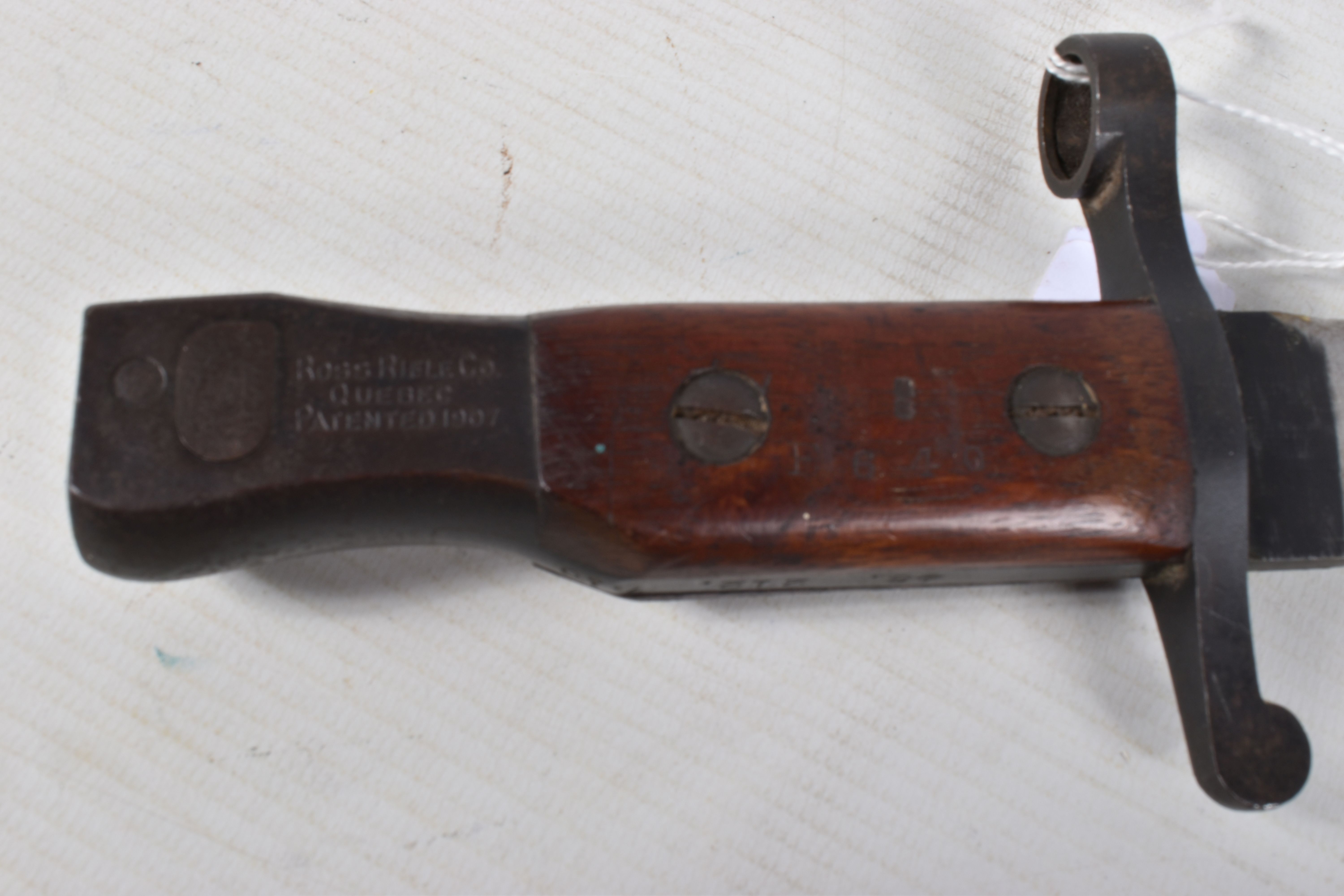 A 1907 PATTERN CANADIAN ROSS RIFLE BAYONET, the blade us unmarked but the handle has 48-H on one - Image 12 of 16