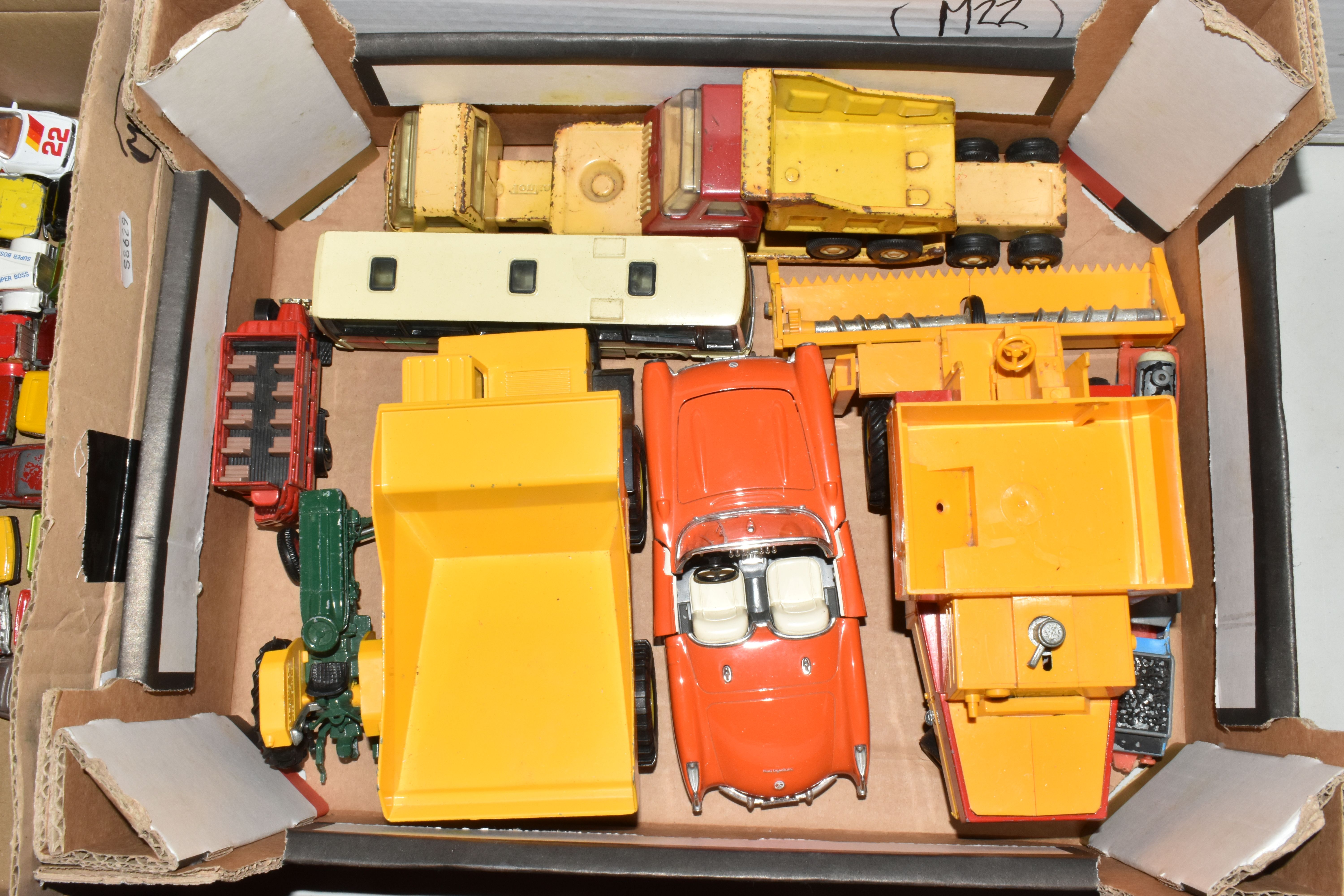 A QUANTITY OF UNBOXED AND ASSORTED PLAYWORN DIECAST AND PLASTIC VEHICLES, to include Corgi Toys - Image 3 of 6