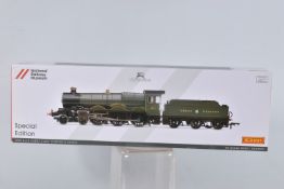 A BOXED HORNBY OO GAUGE SPECIAL EDITION MODEL RAILWAY LOCOMOTIVE, GWR 4-6-0 Castle Class '