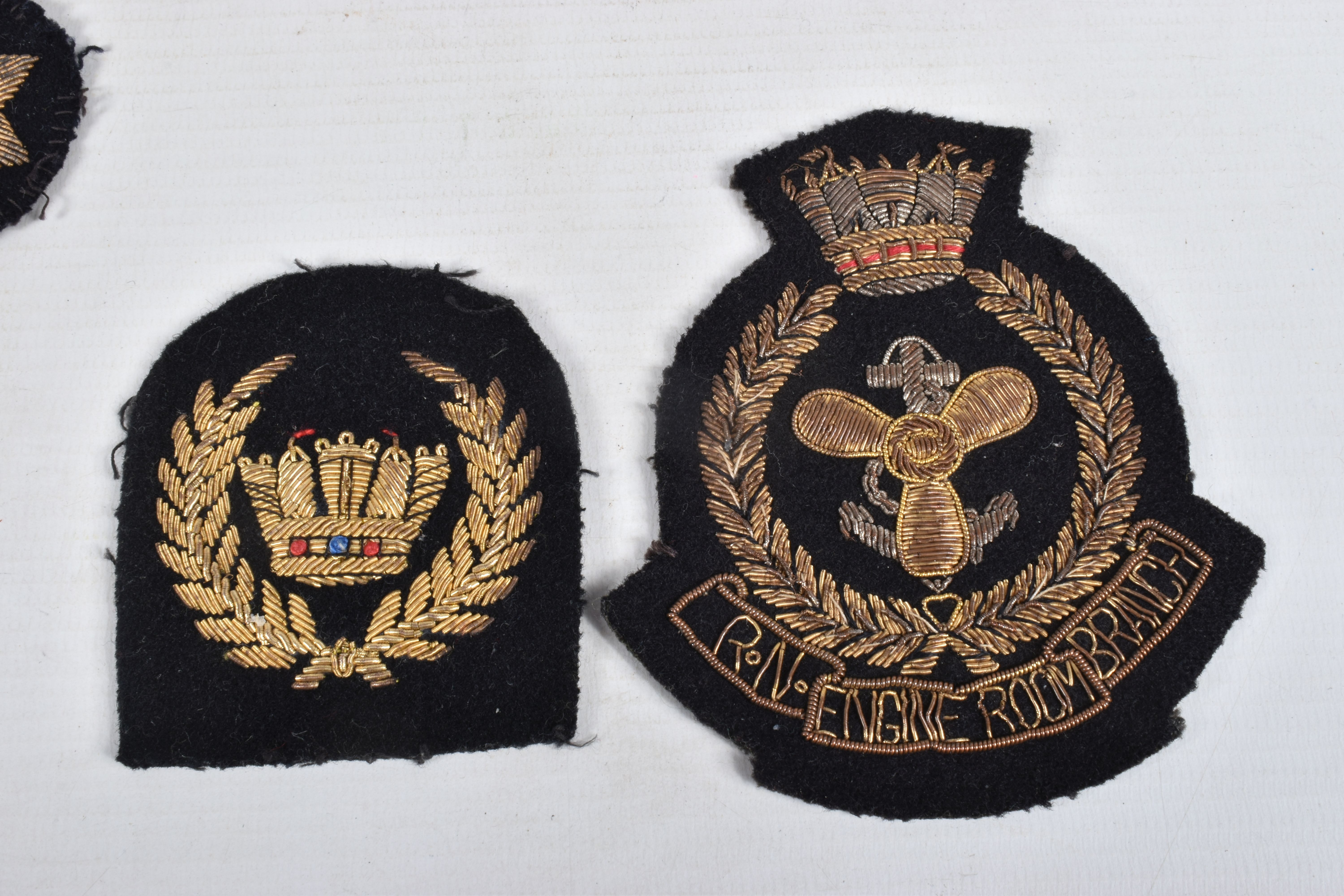 A SELECTION OF CLOTH BADGES AND SHOULDER TITLES FROM BRITISH ARMED FORCES, the shoulder titles - Image 2 of 9