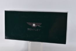 A BOXED MINICHAMPS BENTLEY MULSANNE 2010 MODEL VEHICLE SCALE 1:18, numbered 100 139902, painted