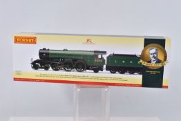 A BOXED HORNBY OO GAUGE MODEL RAILWAY LOCOMOTIVE, LNER Class AI, 'Woolwinder' No. 2554 Limited